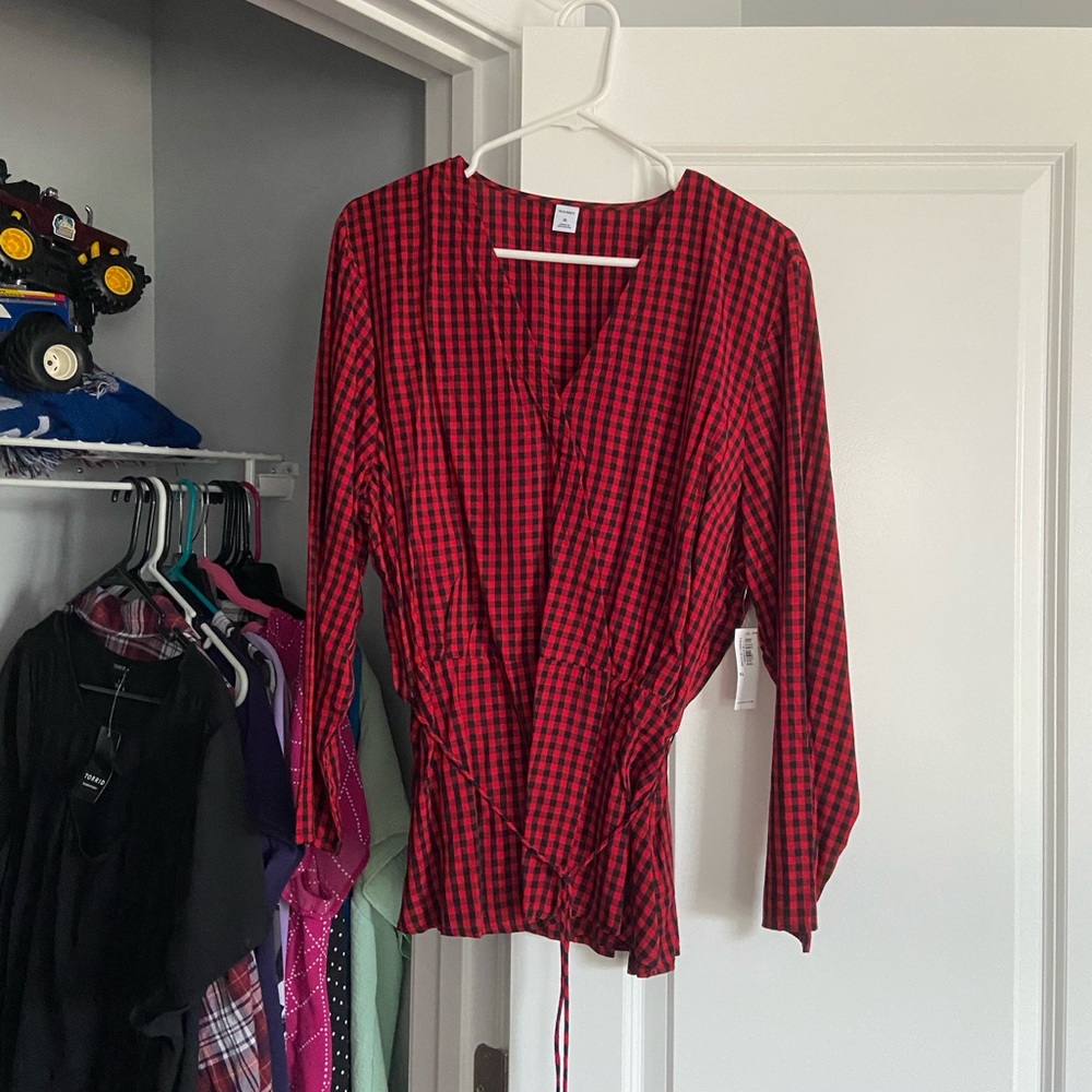 Old navy plaid shirt with tie